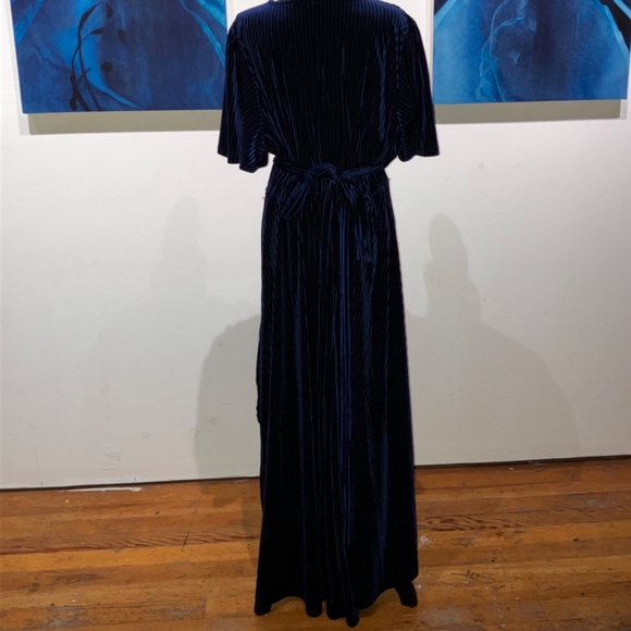 Navy blue O/S plus size Velour dress - Picture 2 of 12